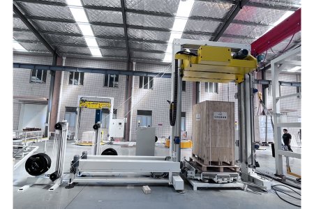 艾訊雙道下壓式托盤捆扎機(jī)通過專家驗收